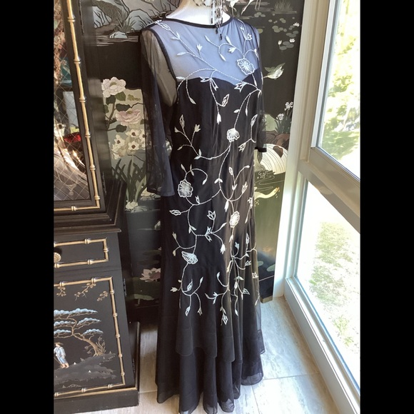 It Has Pockets! E Shakti Custom Gown. B14 - Picture 4 of 16